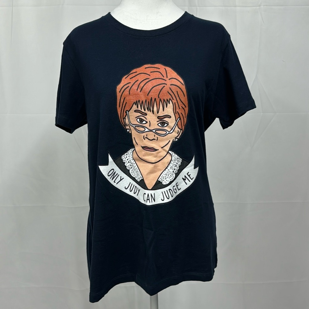 Judge Judy! 😁 Super cute T-Shirt